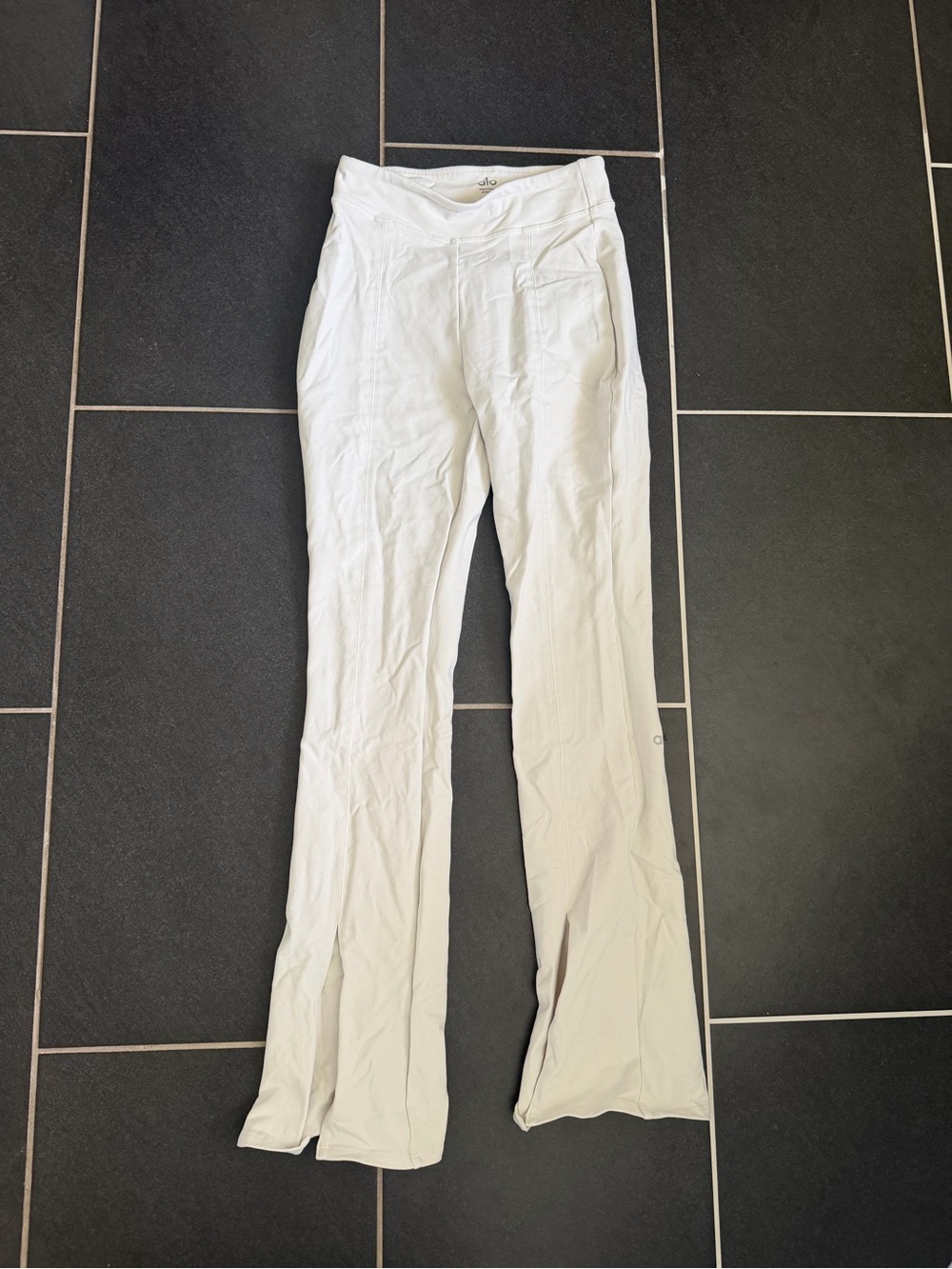 Alo Yoga Airbrush Split Front Flare Yoga Pants White 28” Inseam